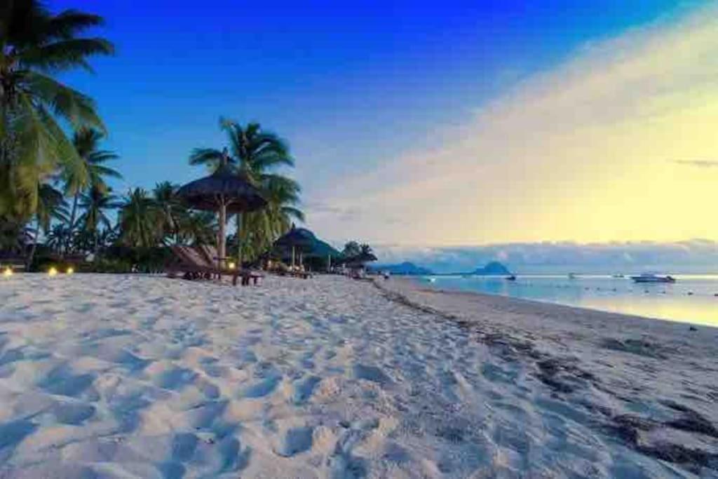 Modern Flat In Flic En Flac-Walk To The Beach Flic en Flac Exterior foto
