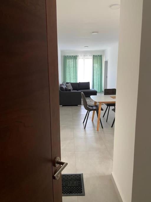 Modern Flat In Flic En Flac-Walk To The Beach Flic en Flac Exterior foto